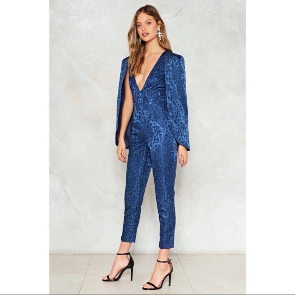 Nasty gal jumpsuit V-necklines size 2
